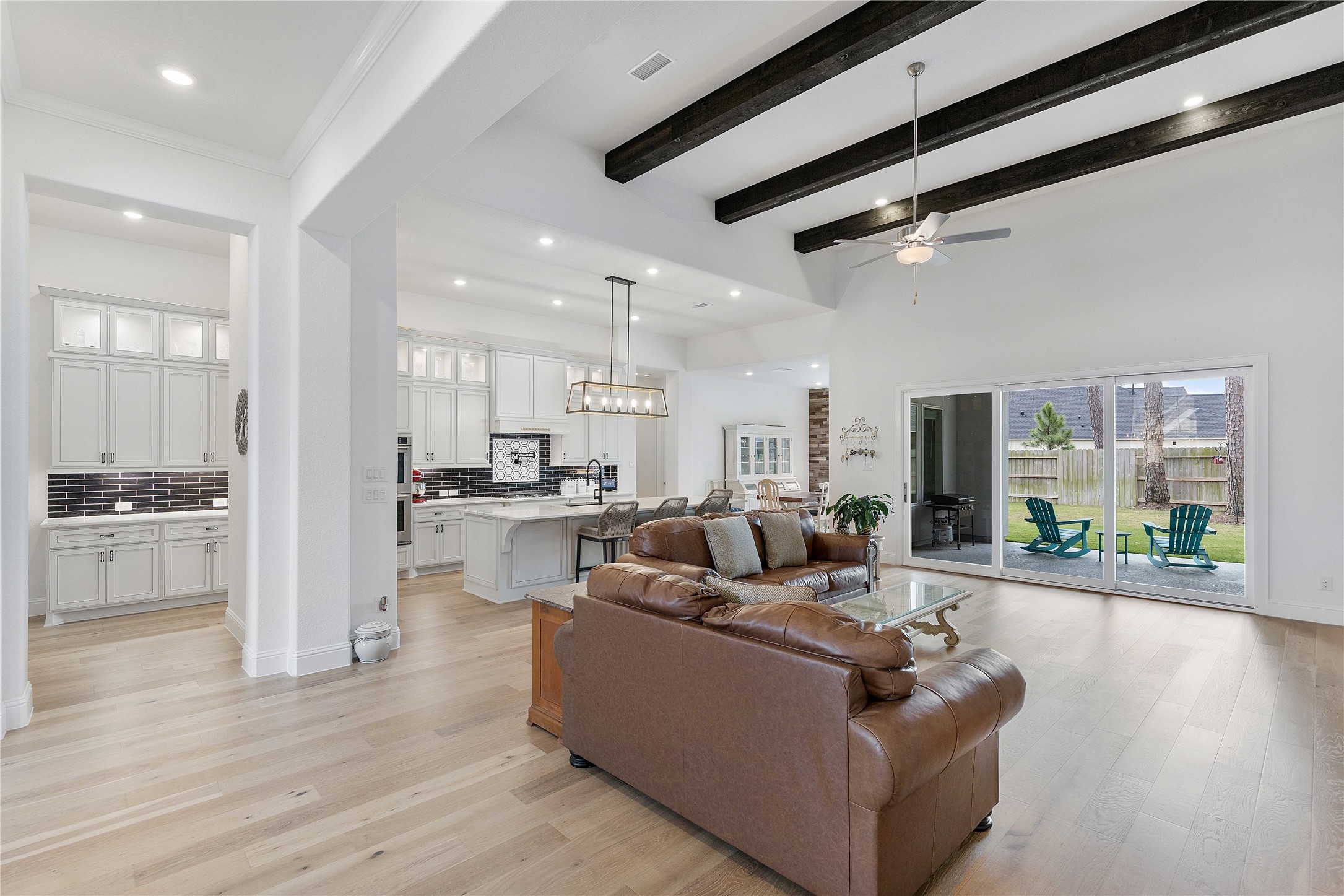 12932 Whitewater Way Conroe, TX 77302 - Photo 16 of 47