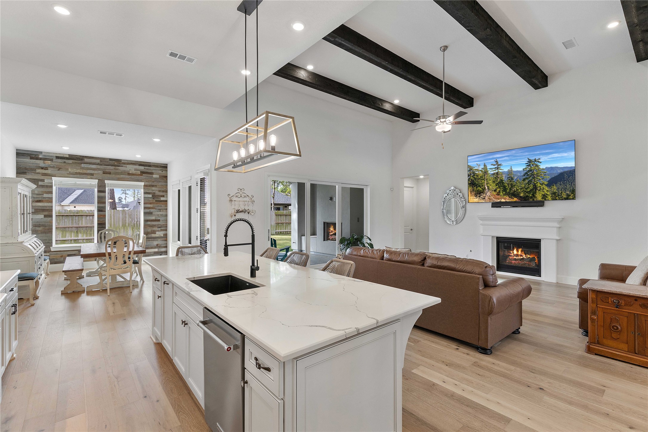 12932 Whitewater Way Conroe, TX 77302 - Photo 17 of 47