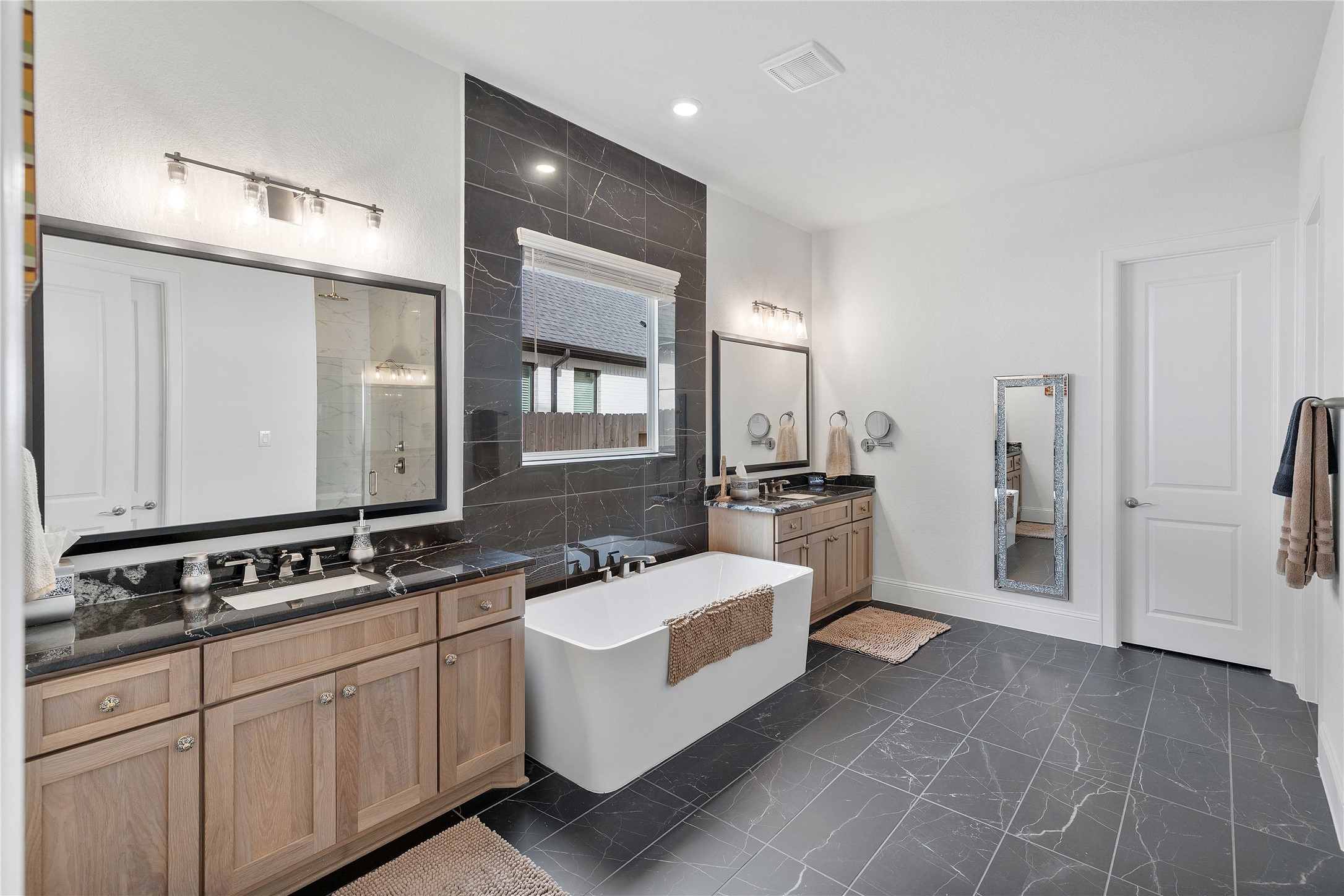 12932 Whitewater Way Conroe, TX 77302 - Photo 26 of 47