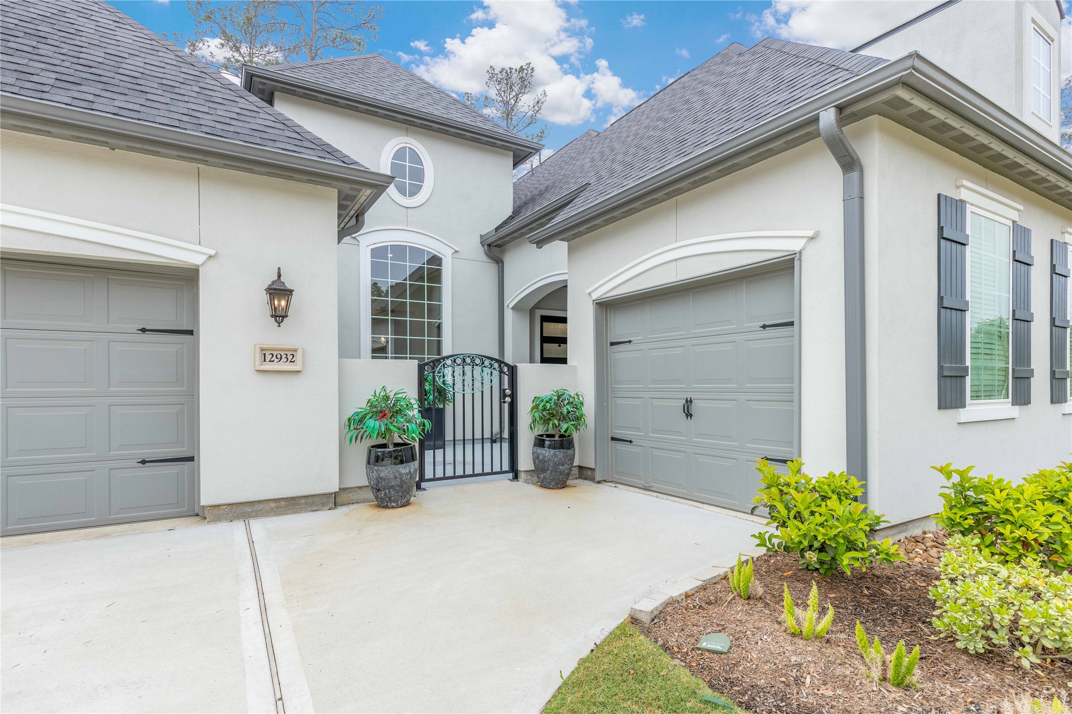 12932 Whitewater Way Conroe, TX 77302 - Photo 3 of 47