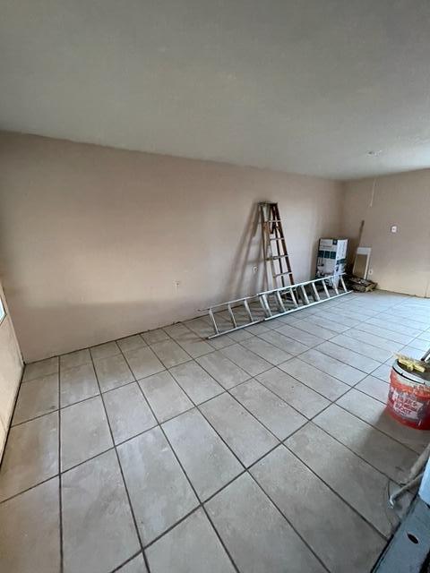 32142 Wells Fargo Road Thousand Palms, CA 92276 - Photo 14 of 25 a view of a room with gym equipment