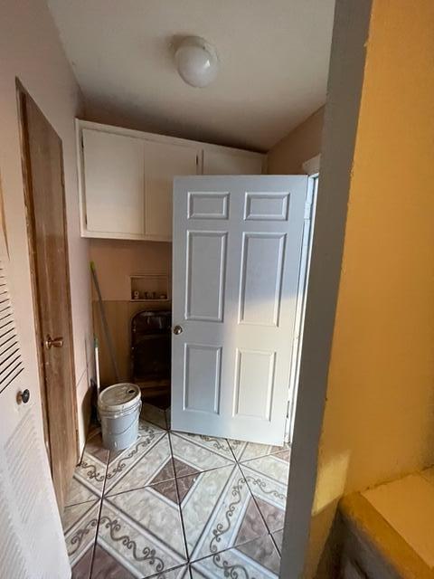 32142 Wells Fargo Road Thousand Palms, CA 92276 - Photo 18 of 25 a bathroom with a sink and toilet