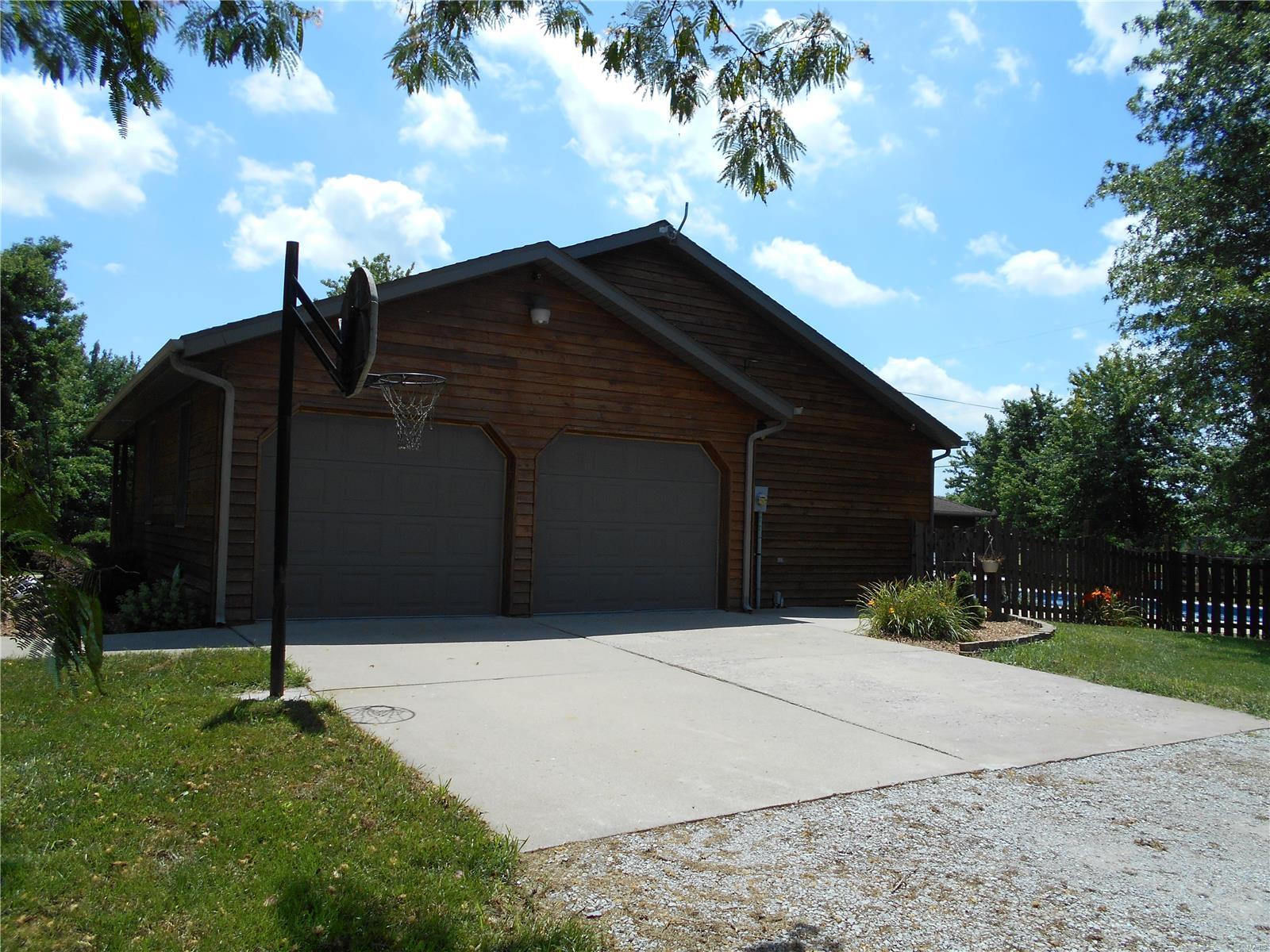 5533 Blank Road Smithton, IL 62285 - Photo 4 of 39