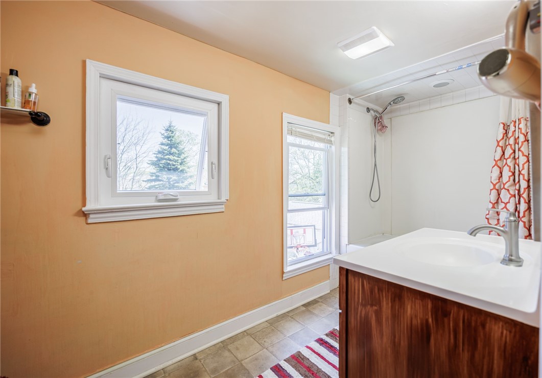 52 Clayton Street Rochester, NY 14612 - Photo 22 of 32 Full Bath