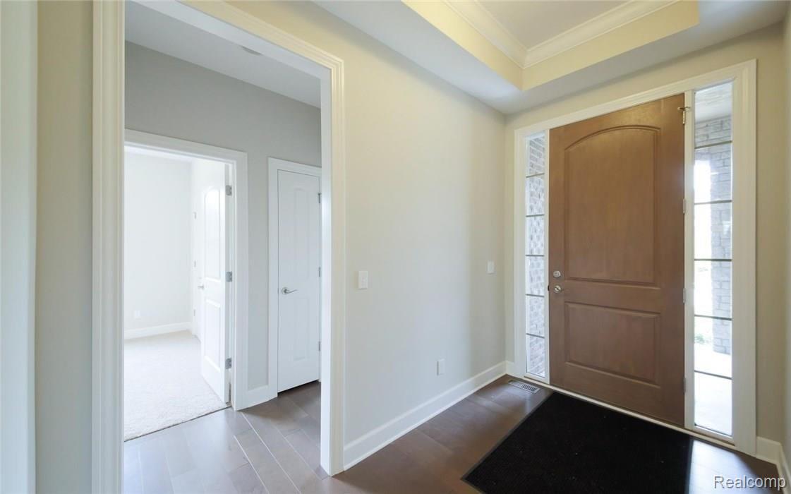5476 Woodfall Road Clarkston, MI 48348 - Photo 3 of 30 4.jpg