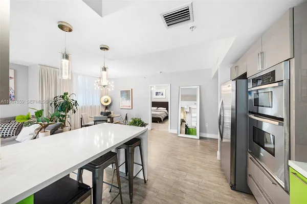 $4,000 | 1250 South Miami Avenue, Unit 1015, Miami, FL 33130