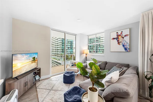 $4,000 | 1250 South Miami Avenue, Unit 1015, Miami, FL 33130