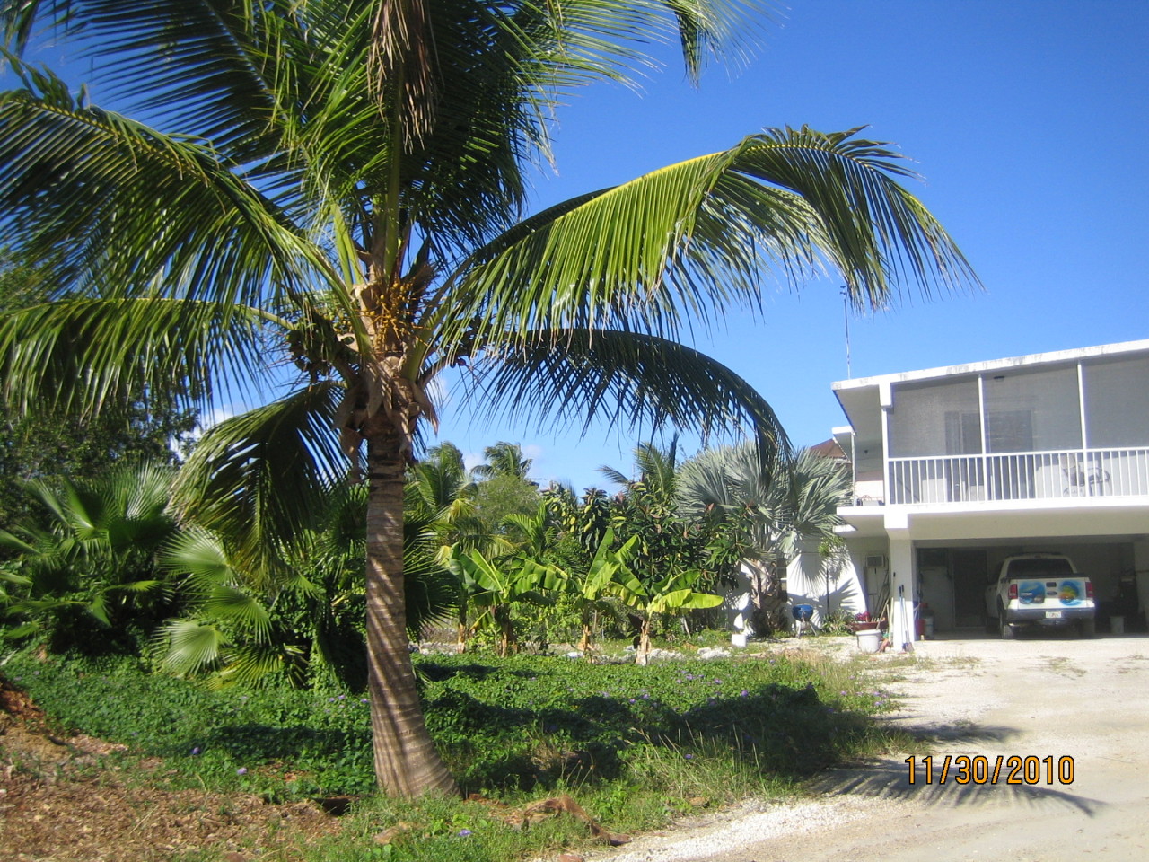 9 Sexton Way Key Largo, FL 33037 - Photo 3 of 8 Extra lot to the left of the house.