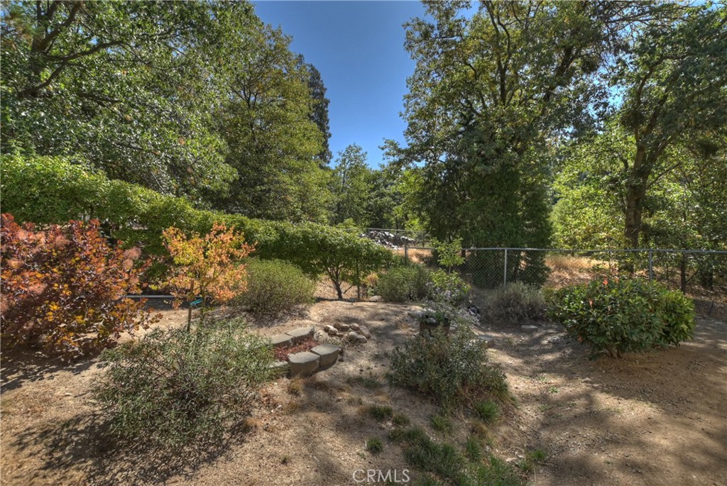23167 Brookside Road Crestline, CA 92325 - Photo 36 of 49