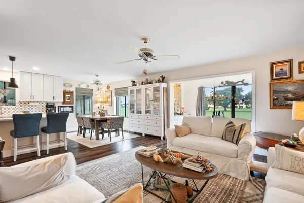 $284,900 | 5413 Southeast Miles Grant Road, Unit 205, Stuart, FL 34997