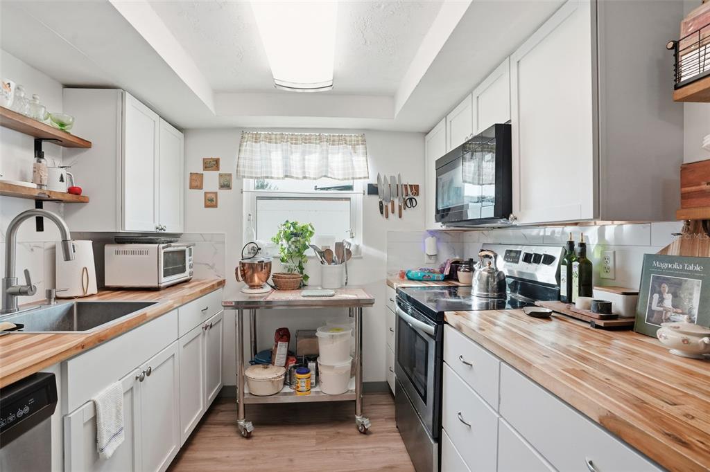 7628 Dale Drive Port Richey, FL 34668 - Photo 12 of 32