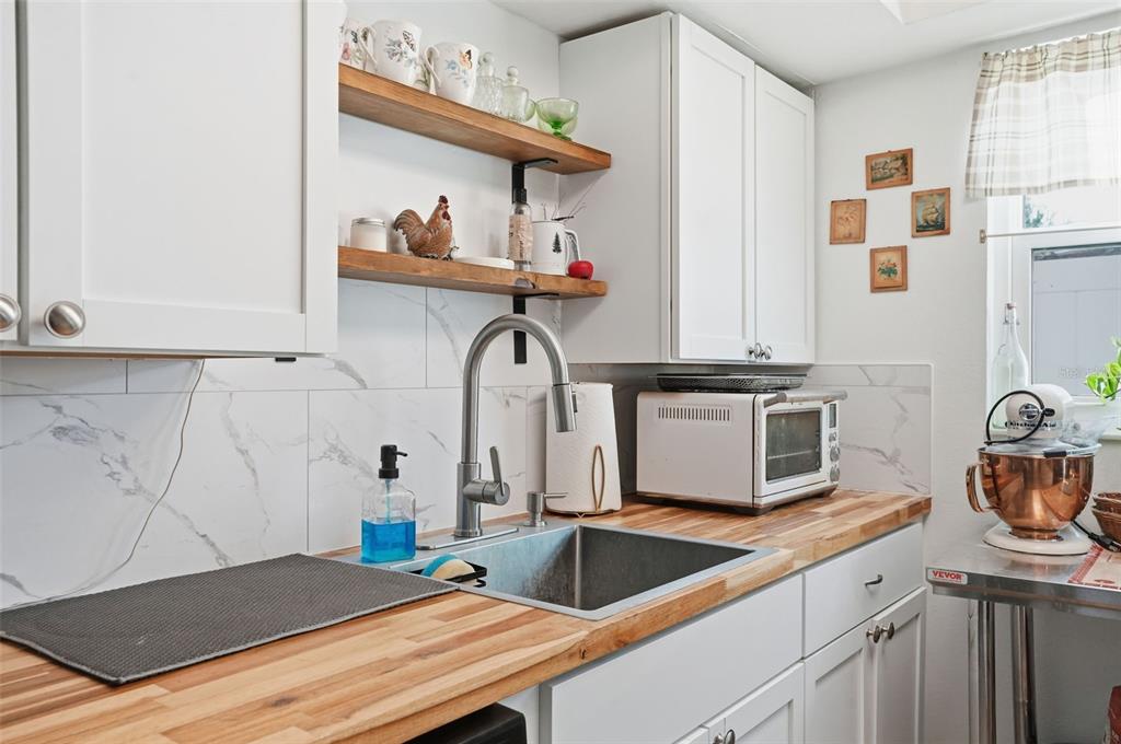 7628 Dale Drive Port Richey, FL 34668 - Photo 13 of 32