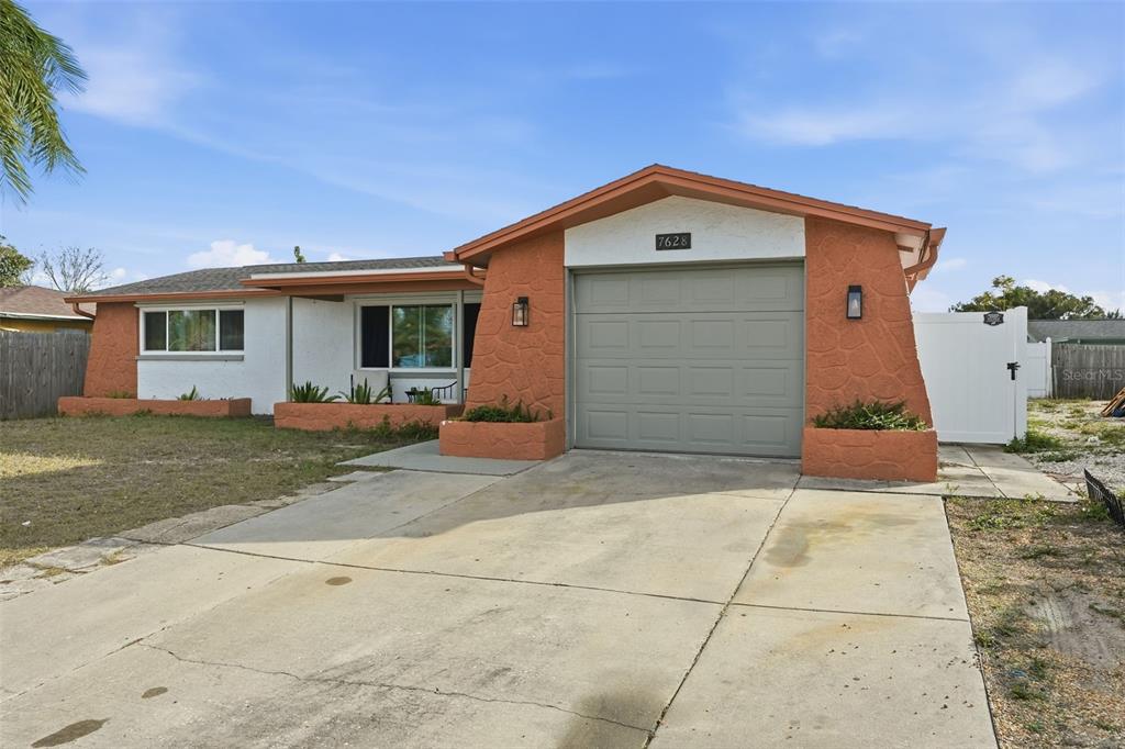 7628 Dale Drive Port Richey, FL 34668 - Photo 2 of 32