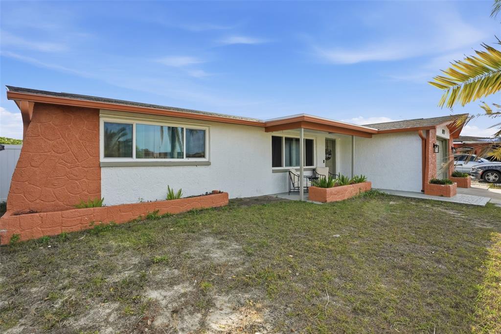 7628 Dale Drive Port Richey, FL 34668 - Photo 3 of 32