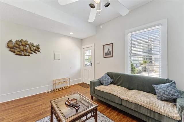 $1,900 | 534 East Gordon Lane, Savannah, GA 31401