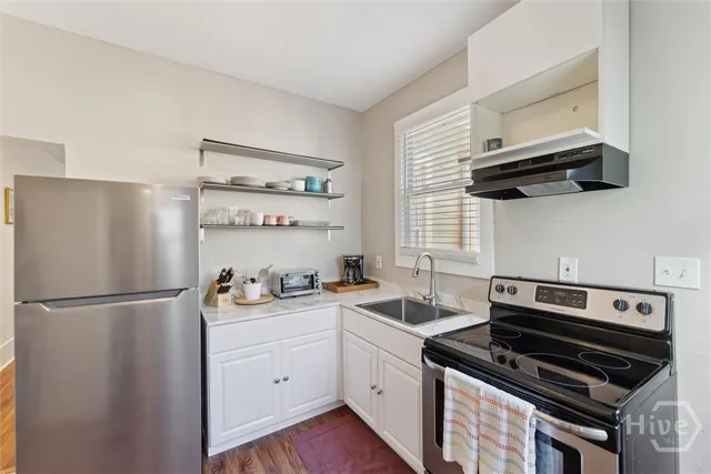 $1,900 | 534 East Gordon Lane, Savannah, GA 31401