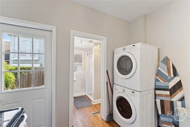 $1,900 | 534 East Gordon Lane, Savannah, GA 31401