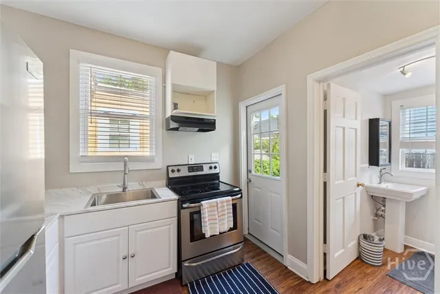 $1,900 | 534 East Gordon Lane, Savannah, GA 31401