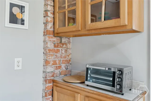 $1,900 | 534 East Gordon Lane, Savannah, GA 31401