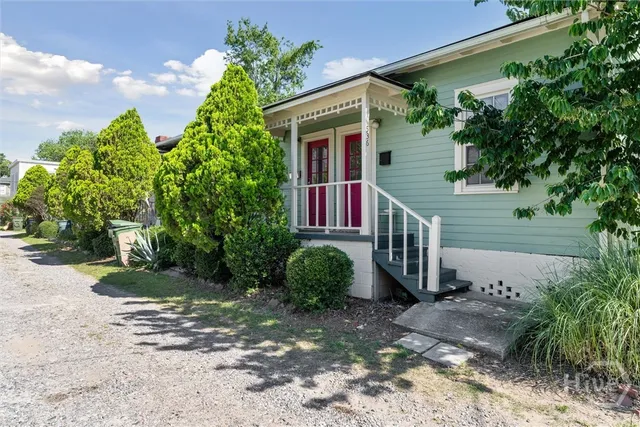 $1,900 | 534 East Gordon Lane, Savannah, GA 31401