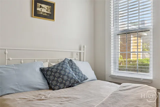 $1,900 | 534 East Gordon Lane, Savannah, GA 31401