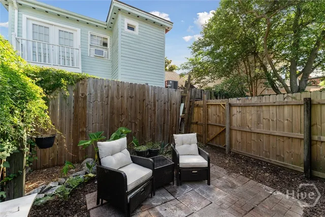 $1,900 | 534 East Gordon Lane, Savannah, GA 31401