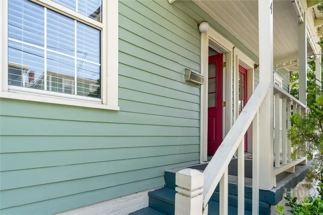 $1,900 | 534 East Gordon Lane, Savannah, GA 31401