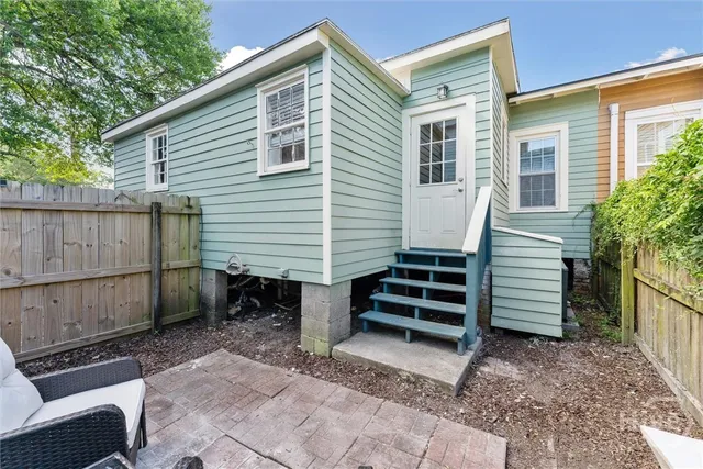 $1,900 | 534 East Gordon Lane, Savannah, GA 31401