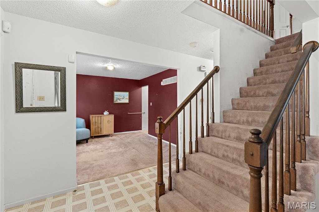 2263 Pendleton Circle O'Fallon, MO 63368 - Photo 3 of 33
