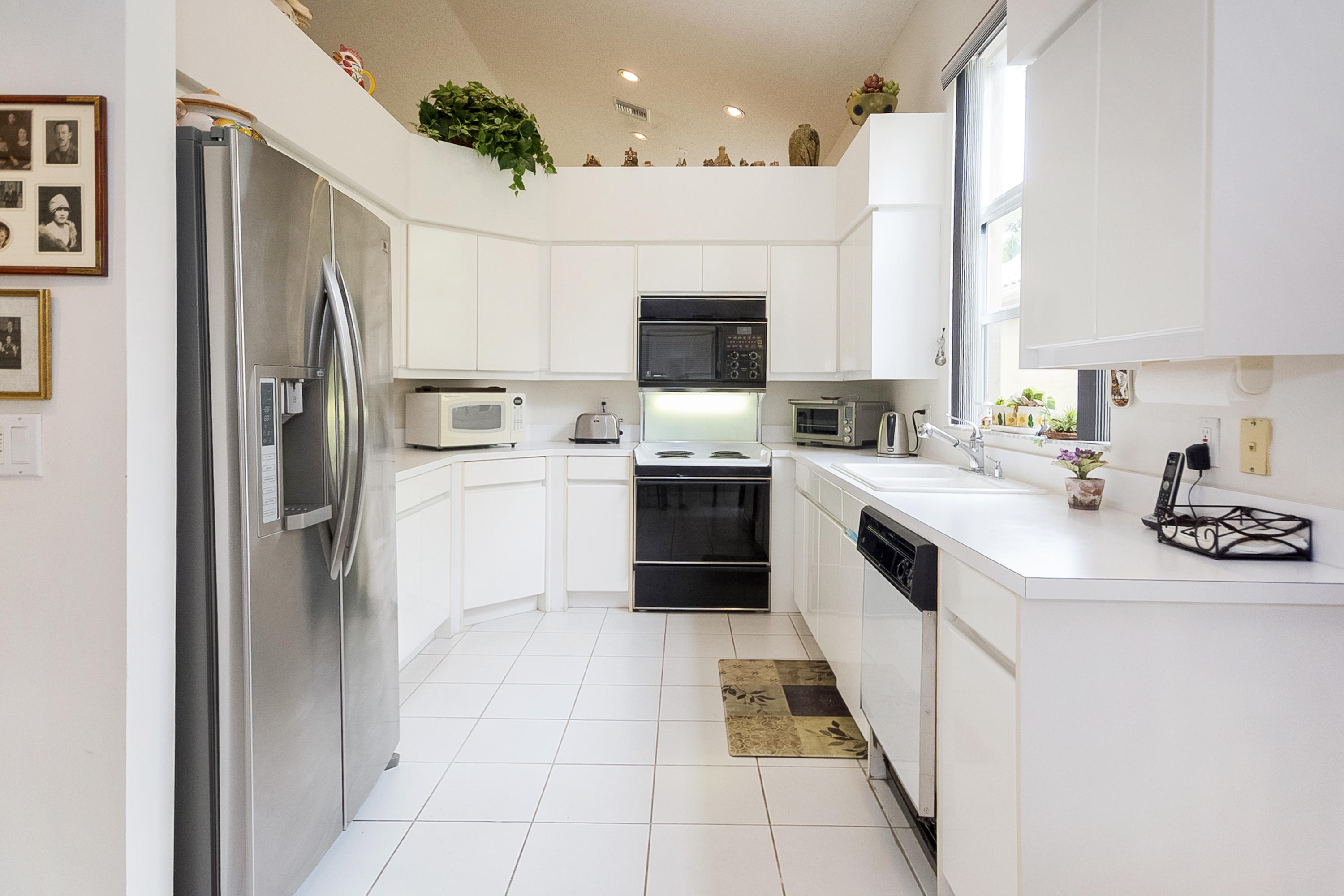 6646 Northwest 26th Way Boca Raton, FL 33496 - Photo 11 of 23 Kitchen