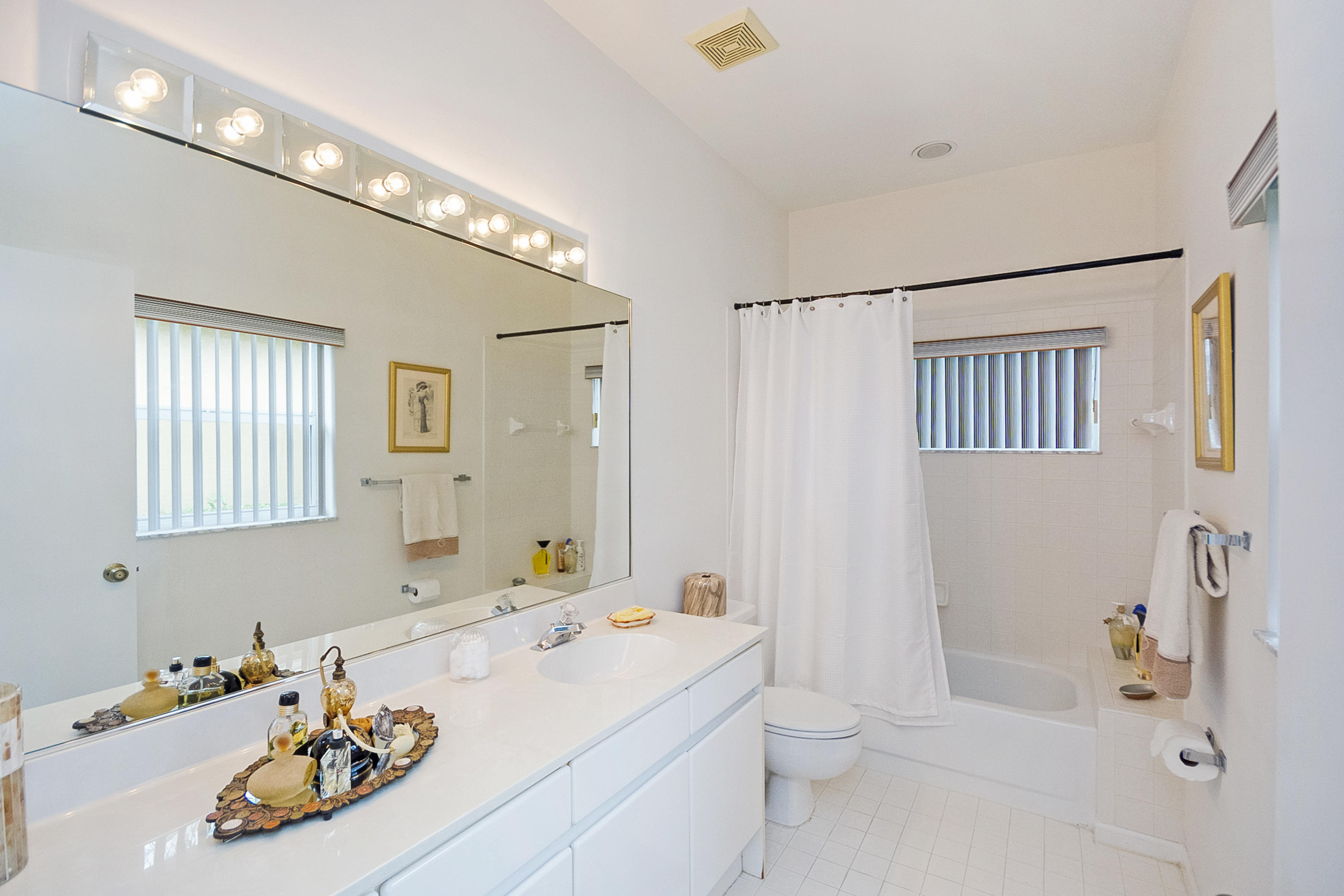 6646 Northwest 26th Way Boca Raton, FL 33496 - Photo 18 of 23 Secondary Bath