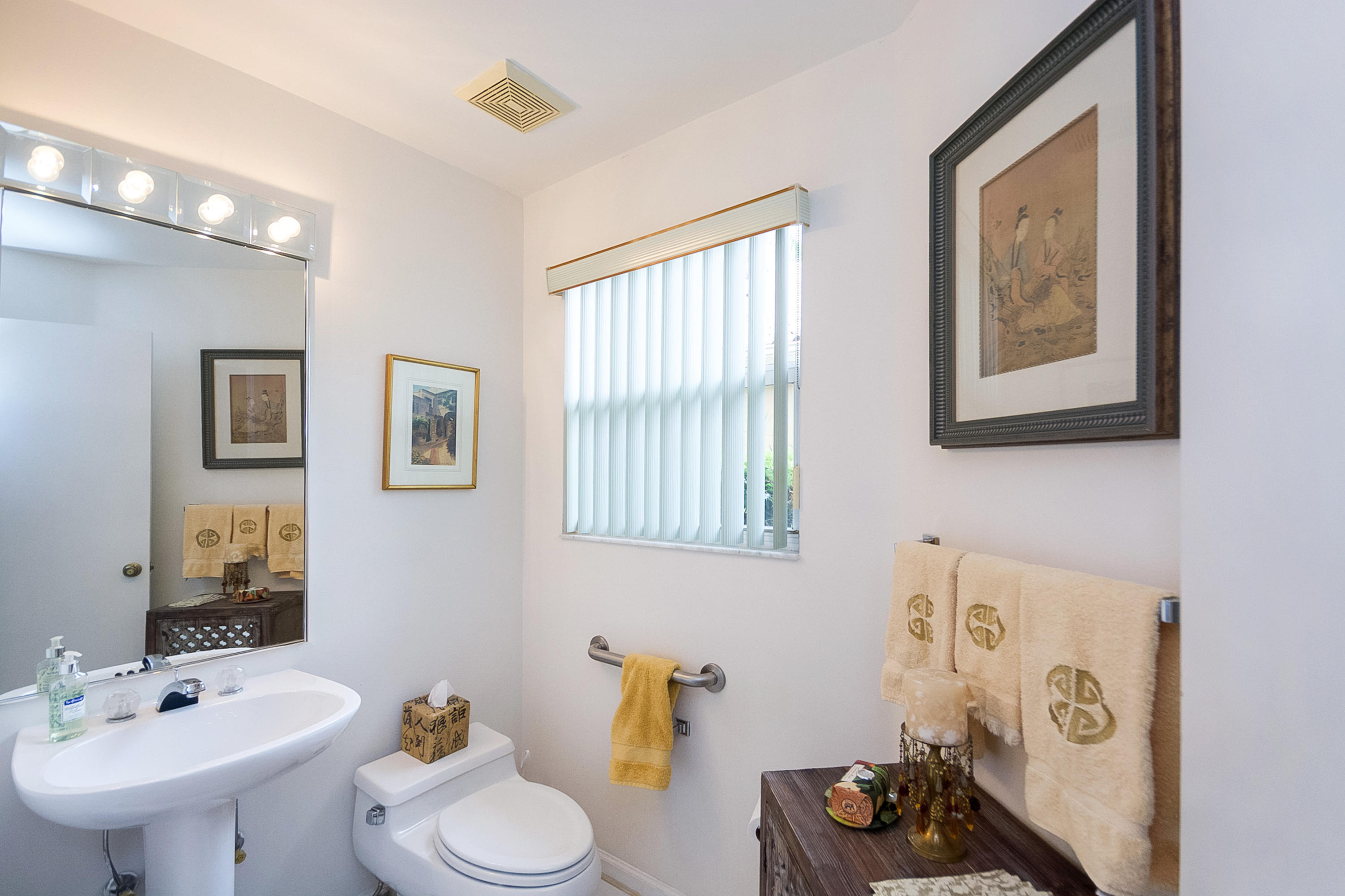 6646 Northwest 26th Way Boca Raton, FL 33496 - Photo 19 of 23 Powder Room