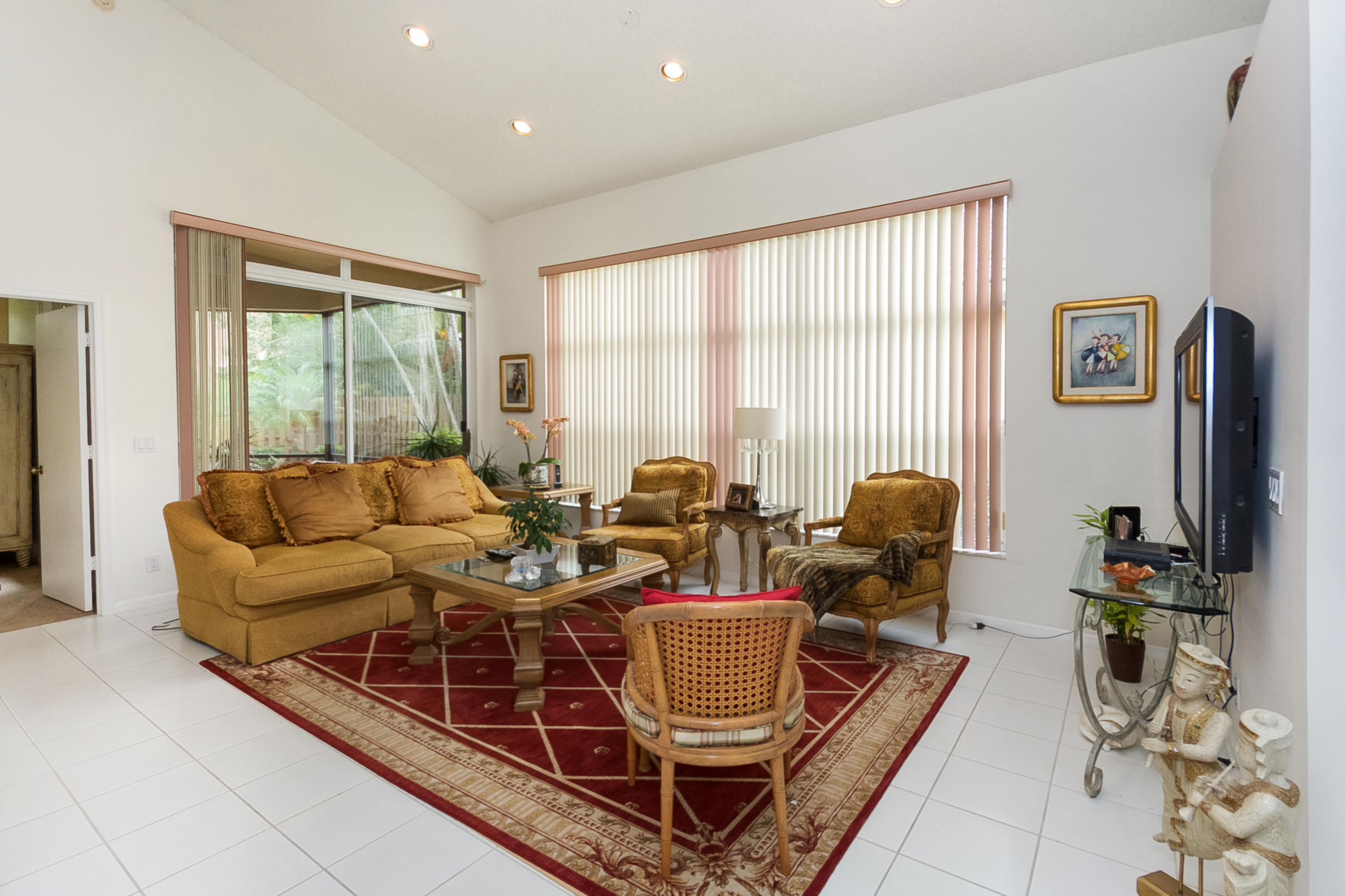 6646 Northwest 26th Way Boca Raton, FL 33496 - Photo 6 of 23 Living Room