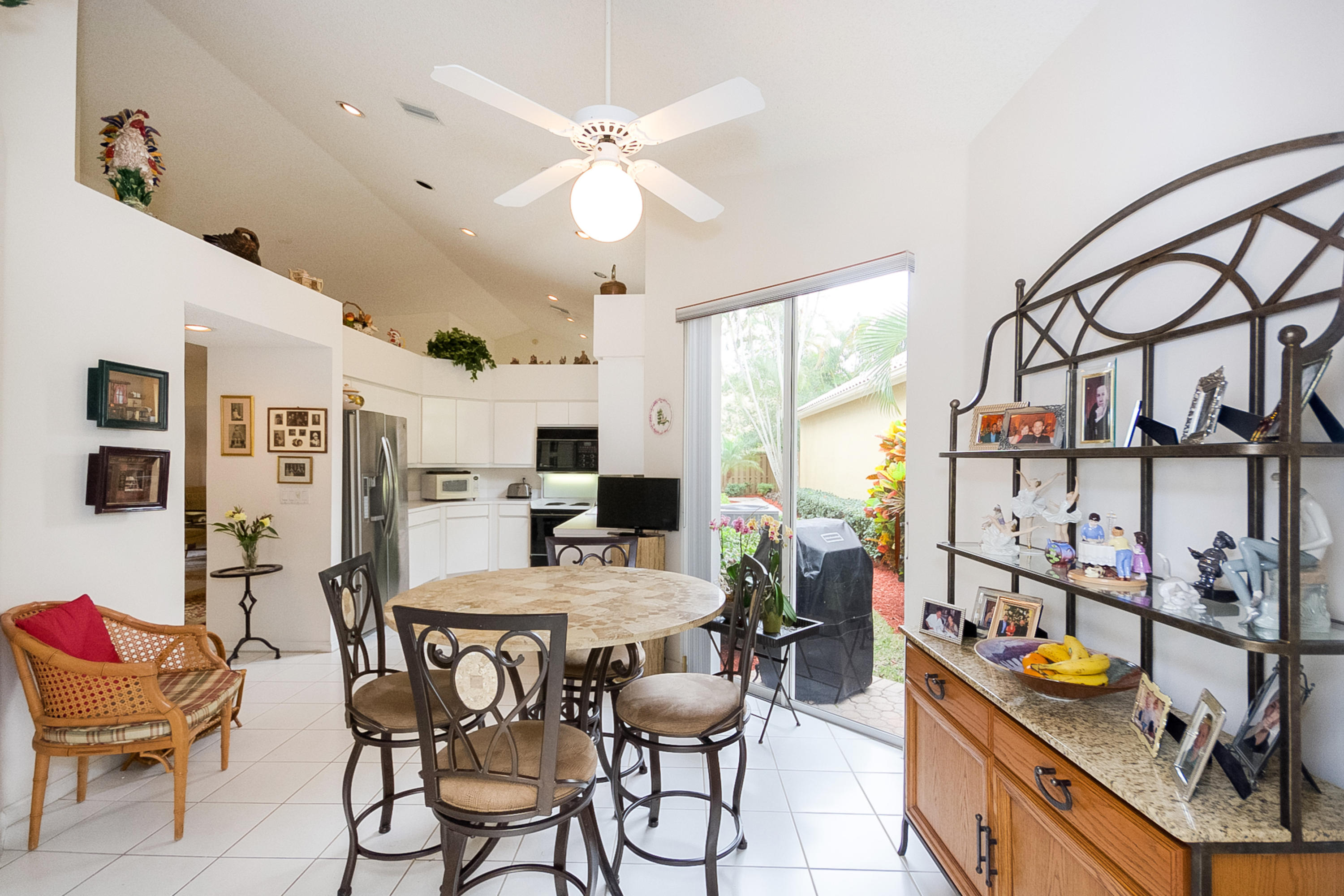 6646 Northwest 26th Way Boca Raton, FL 33496 - Photo 9 of 23 Breakfast Area