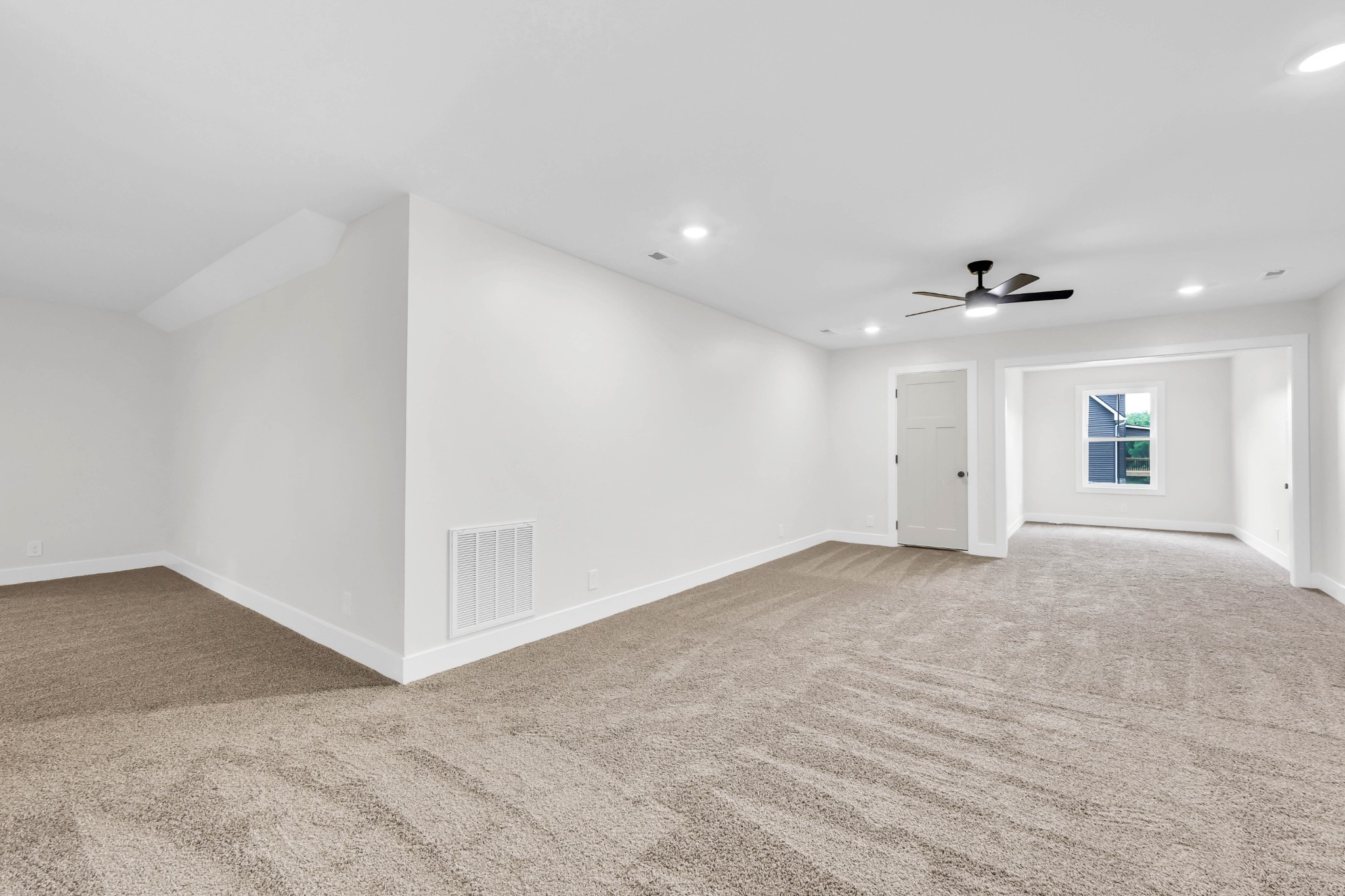 5570 Chambers Road Cumberland Furnace, TN 37051 - Photo 39 of 55 a view of an empty room