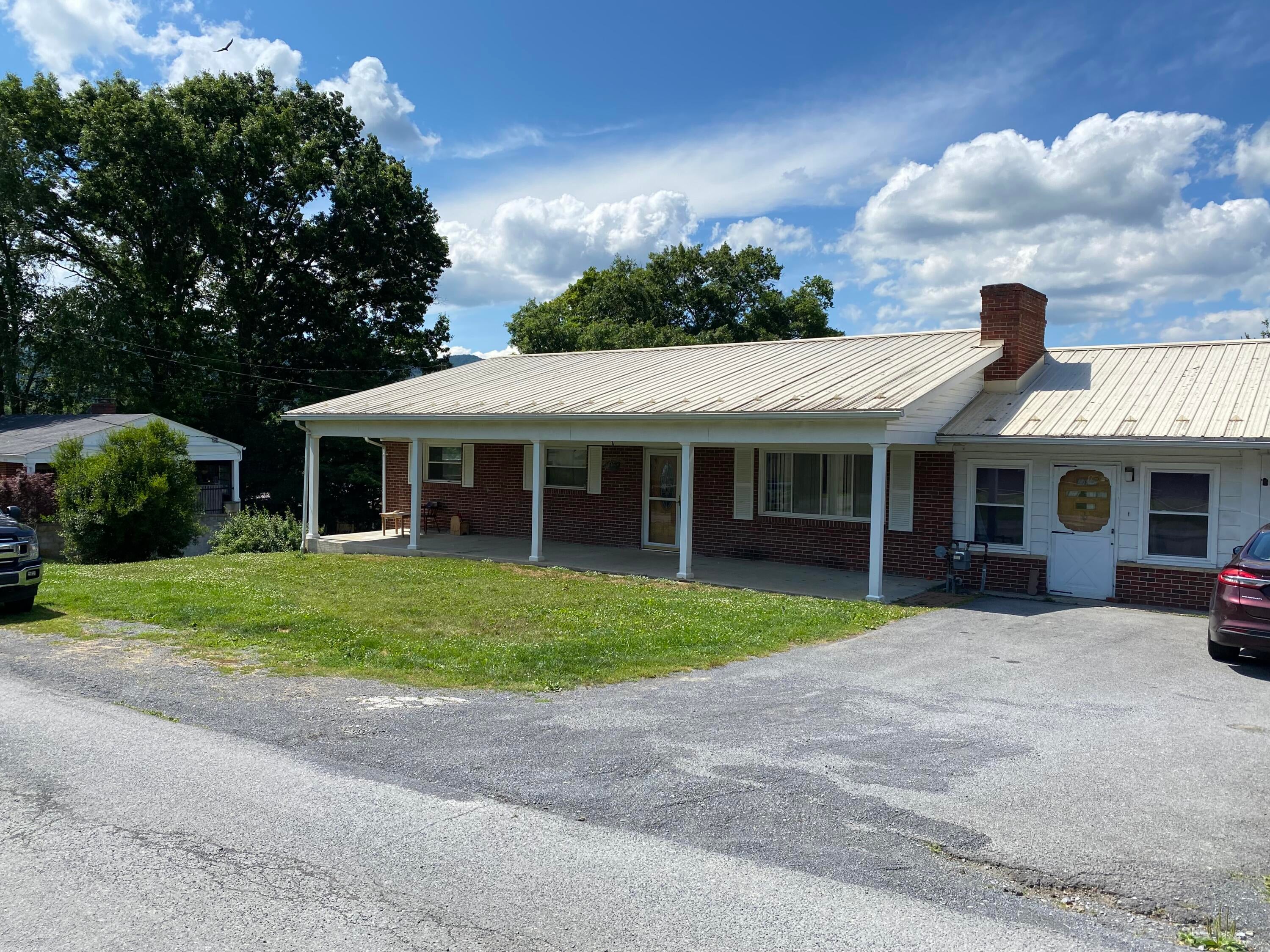 243 Green Hill Road Union, WV 24983 - Photo 2 of 34 Gallery Image 2