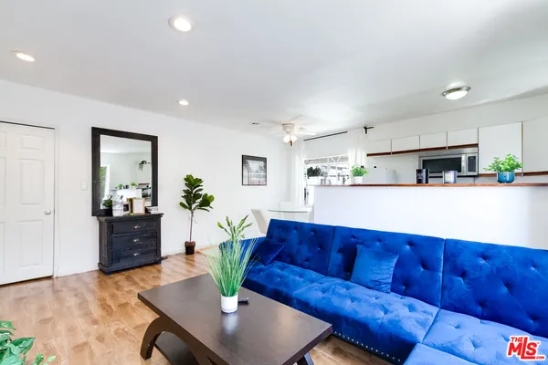 $3,500 | 137 Rexford Drive, Unit 1/4, Beverly Hills, CA 90212