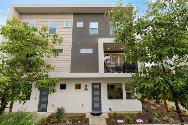$599,999 | 26799 Keystone Loop, Valencia, CA 91381