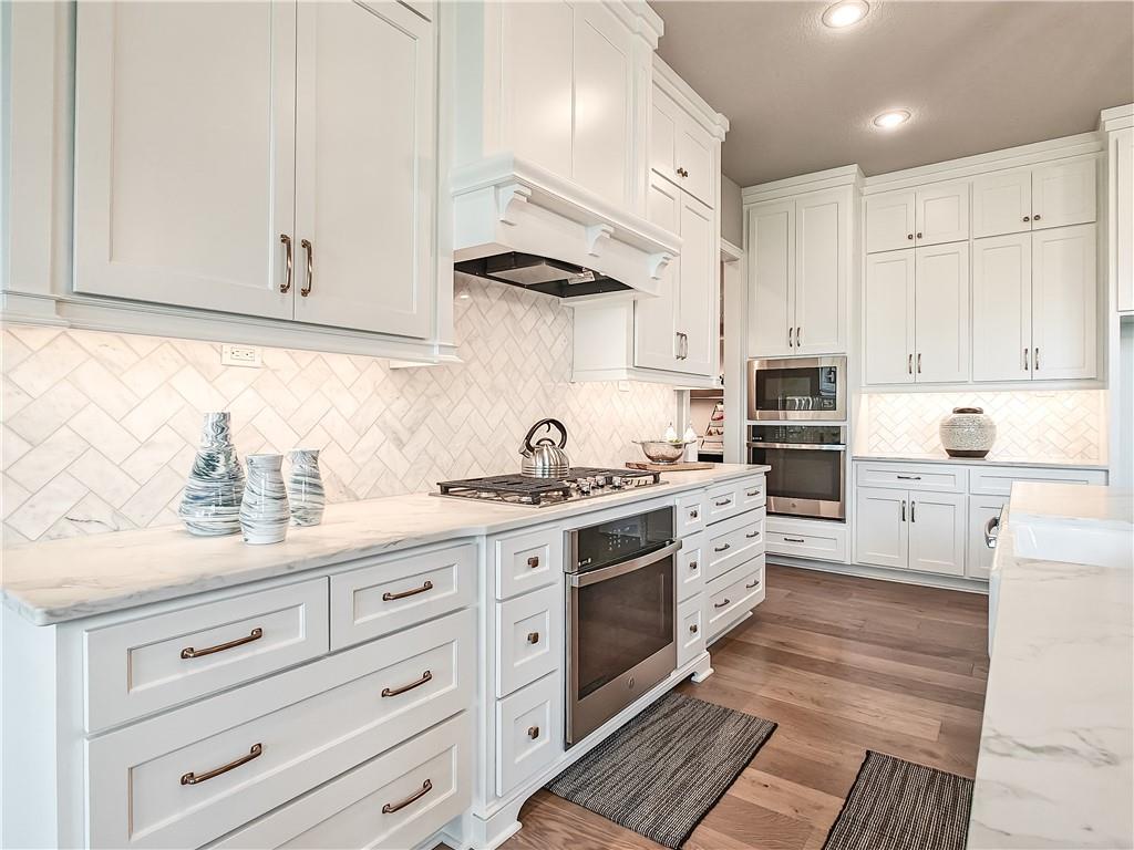 17212 Nieman Road Overland Park, KS 66221 - Photo 15 of 59