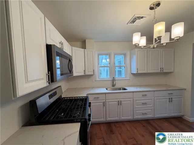 $2,250 | 1640 Stanhope Street, Bethlehem, PA 18017