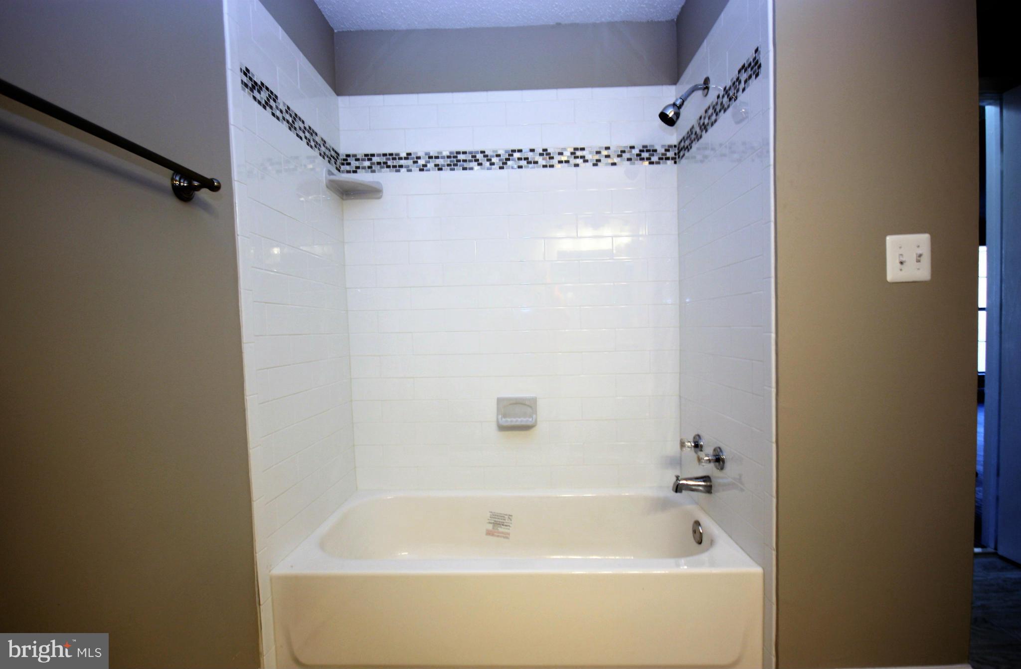 20979 Timber Ridge Terrace, Unit 302 Ashburn, VA 20147 - Photo 14 of 16 Bath