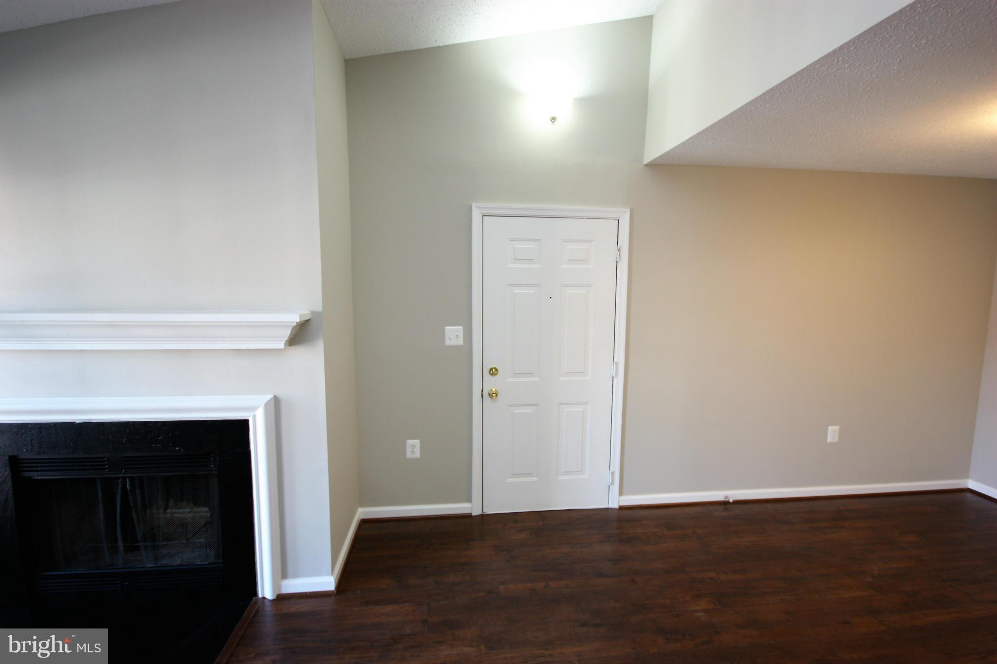 20979 Timber Ridge Terrace, Unit 302 Ashburn, VA 20147 - Photo 4 of 16 Foyer