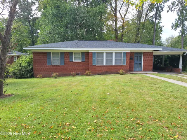 $1,300 | 612 South Oak Street, Greenville, NC 27858