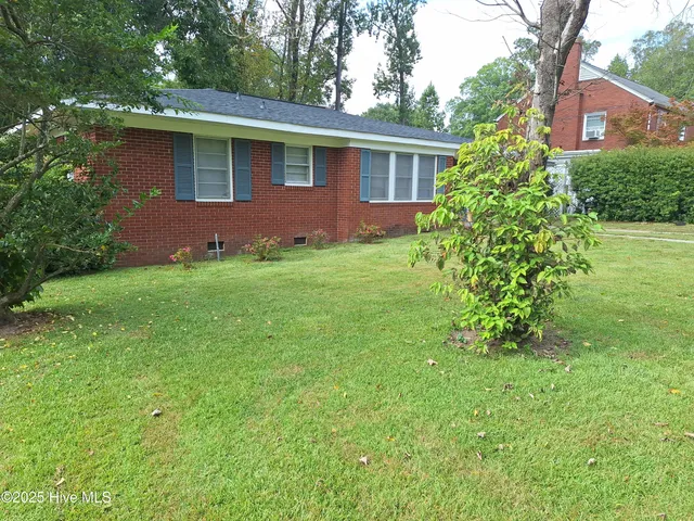 $1,300 | 612 South Oak Street, Greenville, NC 27858