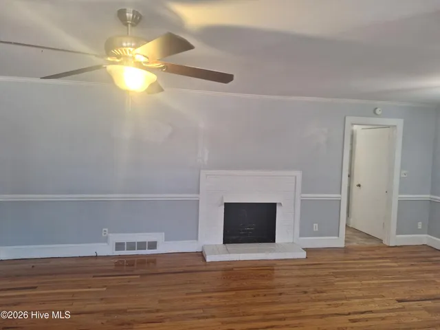 $1,300 | 612 South Oak Street, Greenville, NC 27858