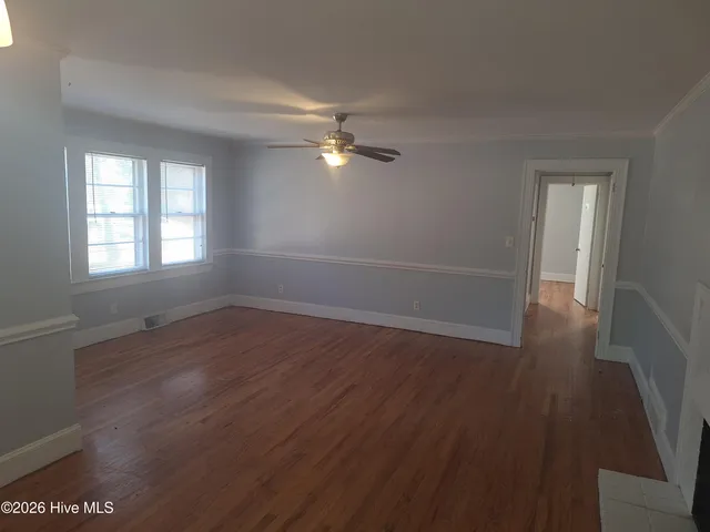 $1,300 | 612 South Oak Street, Greenville, NC 27858