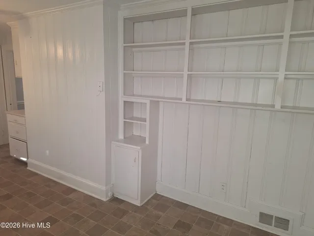 $1,300 | 612 South Oak Street, Greenville, NC 27858