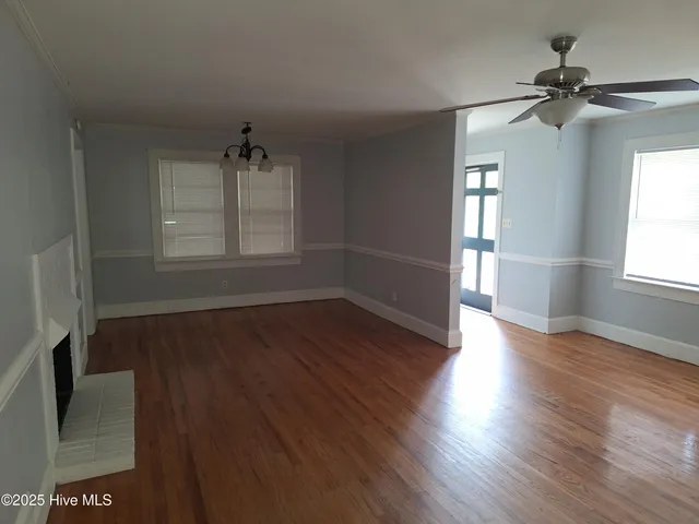 $1,300 | 612 South Oak Street, Greenville, NC 27858