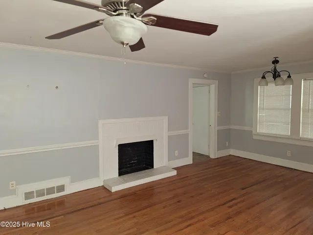 $1,300 | 612 South Oak Street, Greenville, NC 27858