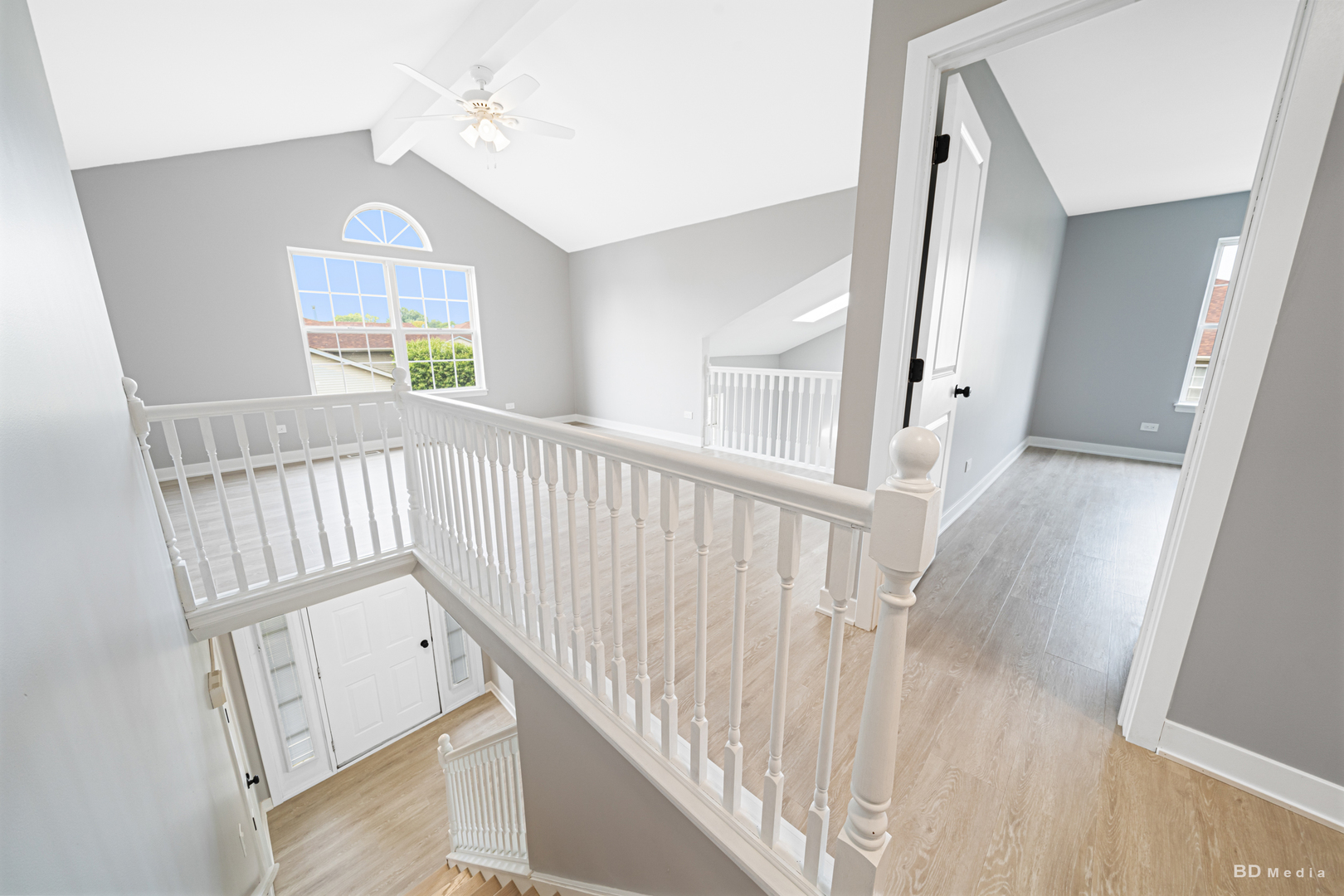 7422 Terrace Drive Justice, IL 60458 - Photo 19 of 23 a view of a hallway with windows